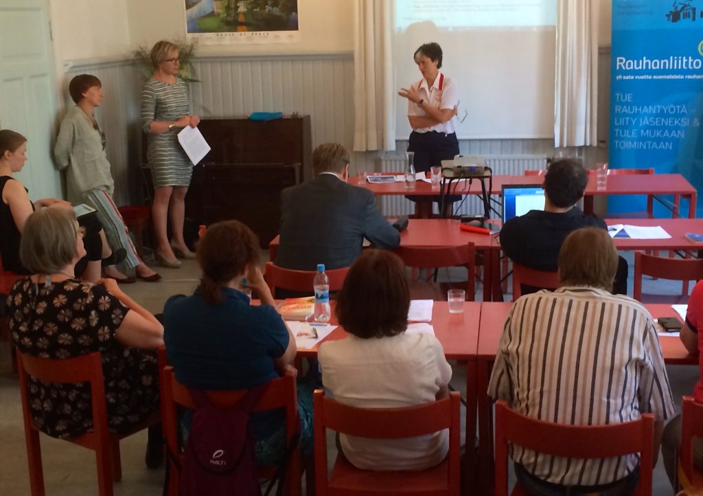 Helsingin Rauhanasemalla keskusteltiin lauantaina 4. päivä heinäkuuta kansalaisjärjestöjen asemasta Euroopassa. Tilaisuudessa puhui mm. Euroopan turvallisuus- ja yhteistyöjärjestön Etyjin vähemmistövaltuutettu Astrid Thors. 